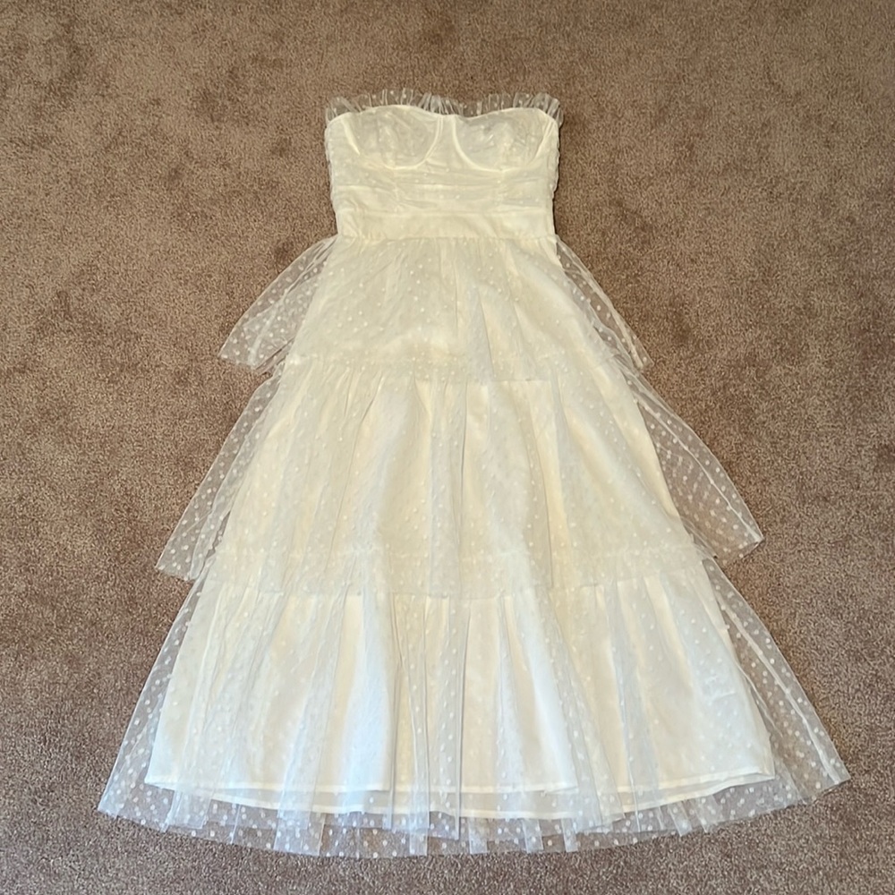 Lulu’s XS Sweetheart Style White Polka Dot Bustier Tiered Midi Dress